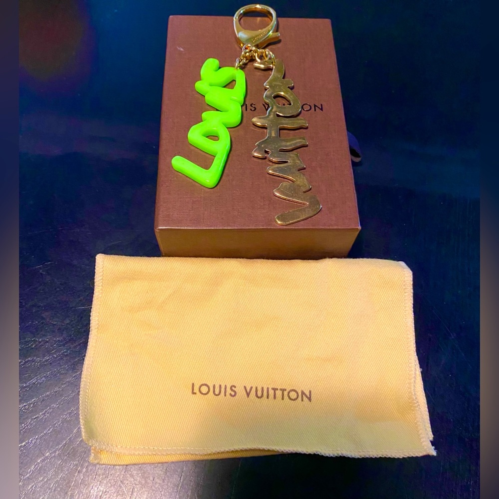 💚Louis Vuitton x Stephen Sprouse Graffiti Keychain💚